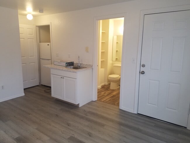 1118 N Forest