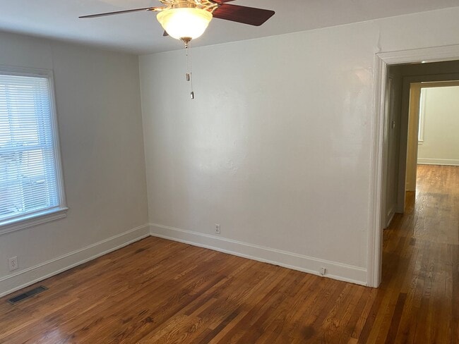 Photo - Adorable 1 Bedroom Duplex in Watts-Hillandale Unit A