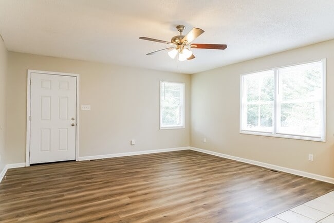 Photo - 16417 Waterbury Ln