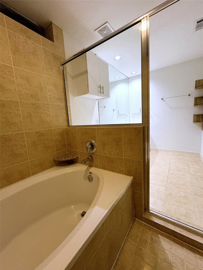 Building Photo - 2918 Commerce St