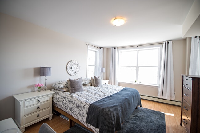 Photo - Hillside Suites