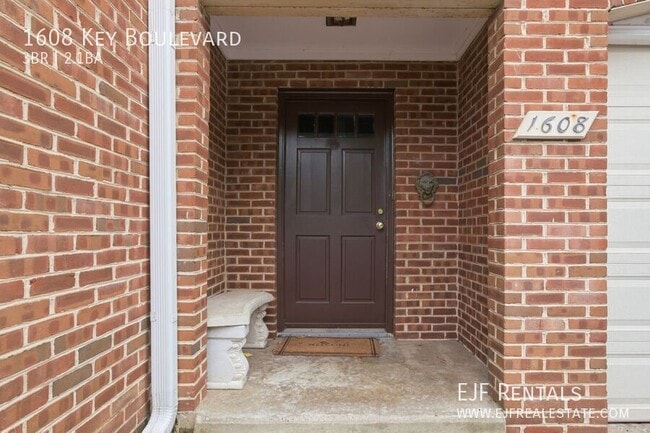 Photo - 1608 Key Blvd