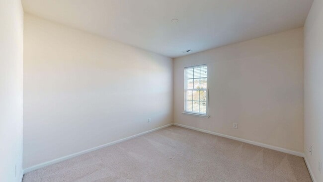 Photo - Beautiful 4 Bedroom Home in the vibrant city of Raleigh!