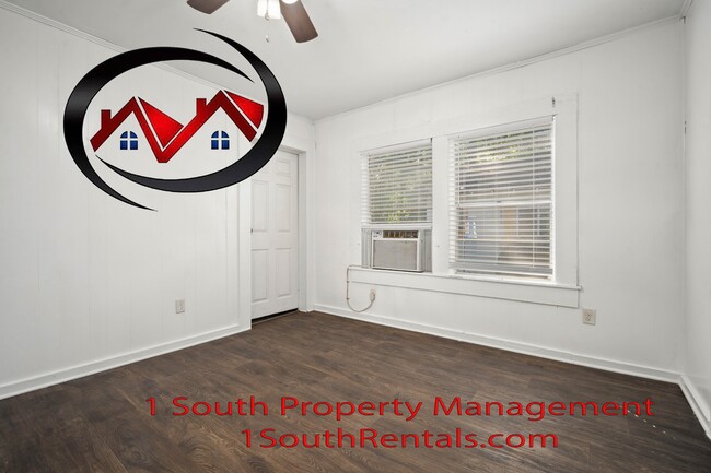 Photo - 660 Summerville St