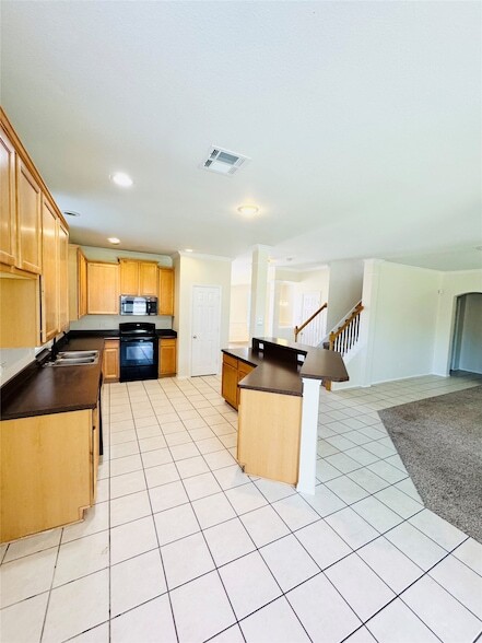 Photo - 203 Spruce Trail