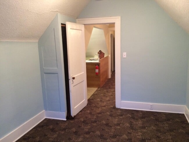 Photo - 1182 Thomas Ave W Unit Upper