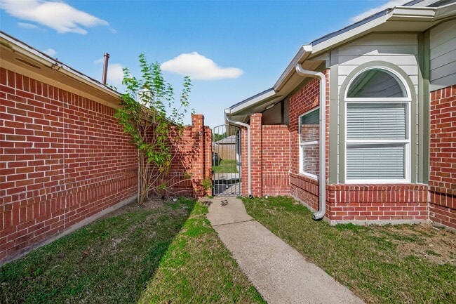 Photo - 6619 Misty Dale Dr