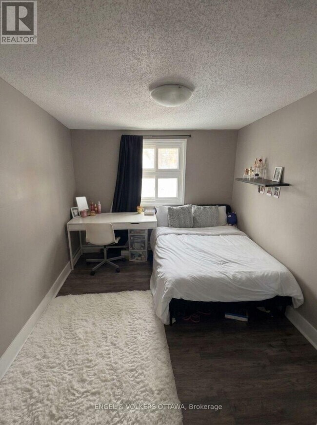 Photo - 535 McLeod St