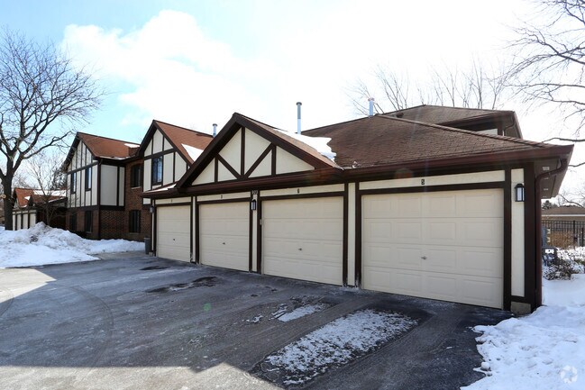 Photo - Deerpath Manor