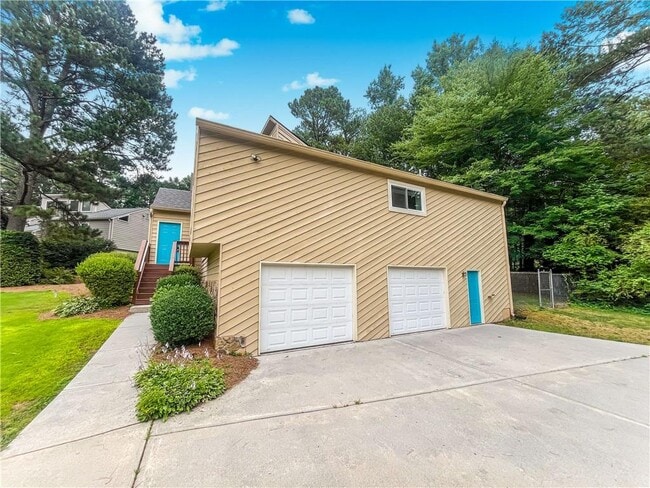 Photo - 2010 Shadow Bluff Ct NE