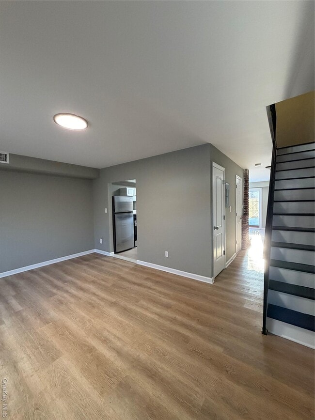 Building Photo - 213 Hill Rise