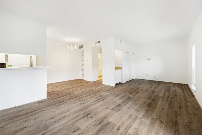 Photo - 2425 Augusta Dr Unit 7