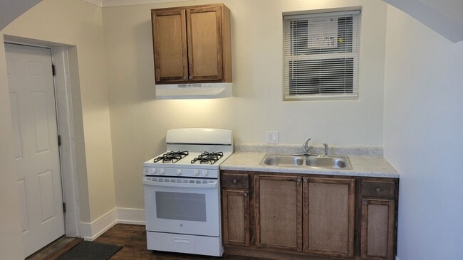 Building Photo - 1838 50th Ct Unit 6