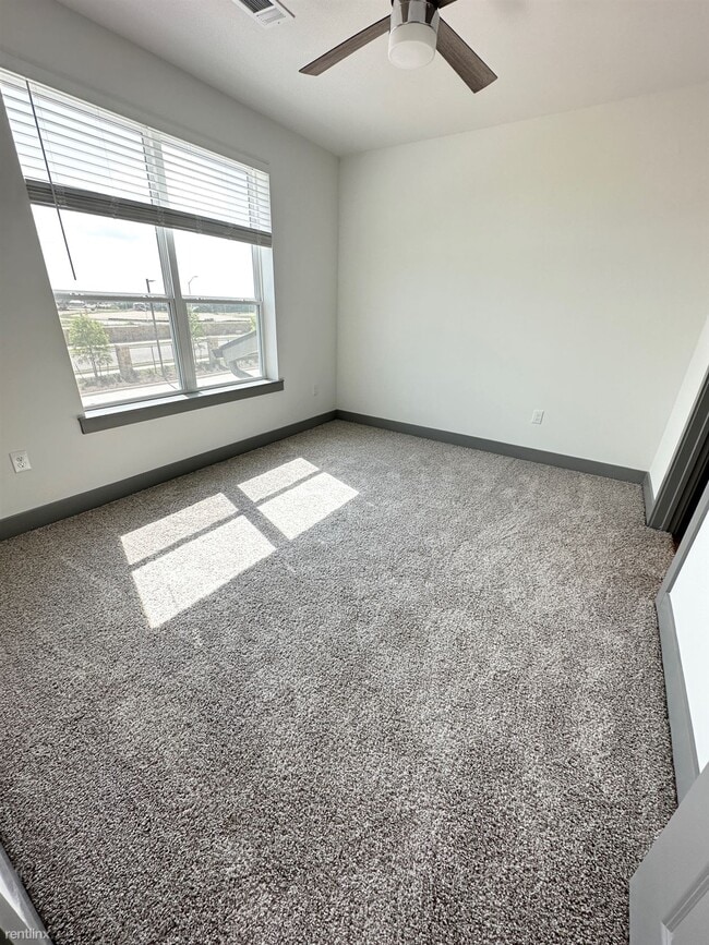 Photo - 1 br, 1 bath Condo - 26585 E University Dr...
