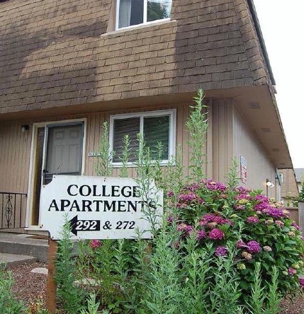 Photo - College Apartments