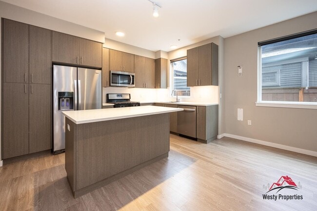 Building Photo - 110 N Blandena St