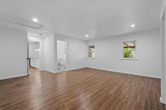 Photo - 205 S Line St