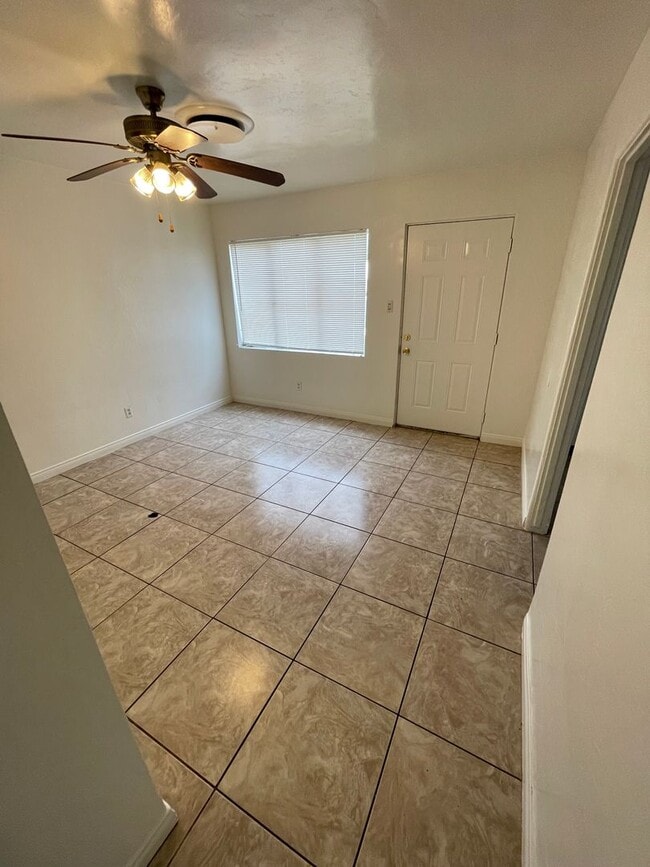 Photo - 803 Knotts St Unit A