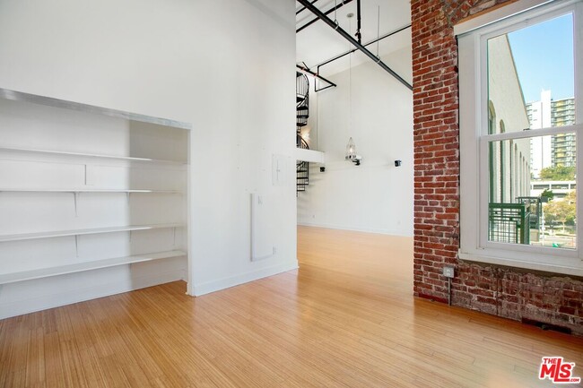 Photo - 253 S Broadway Unit 507