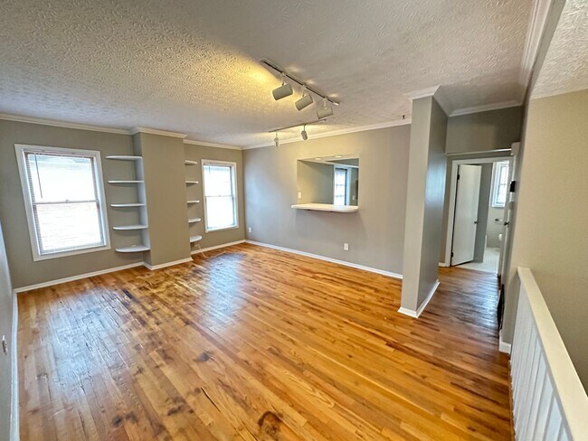 Photo - Summit St 814-816 MLR Unit 816