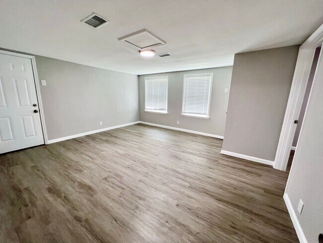 Photo - 610 Garrett St