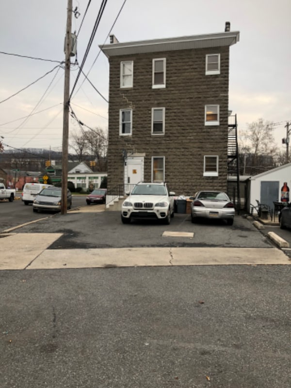 Building Photo - 2550 Kutztown Rd Unit 2R