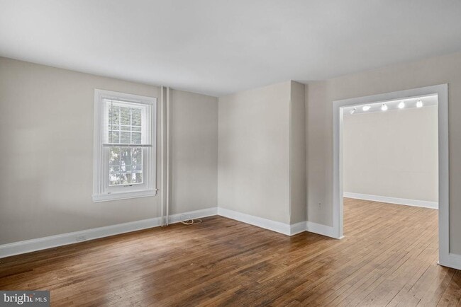 Photo - 716 E Railroad Ave