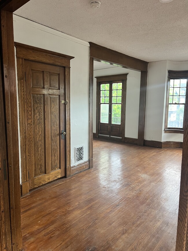 Photo - 426 W Delavan Ave Unidad W Delavan UPPER
