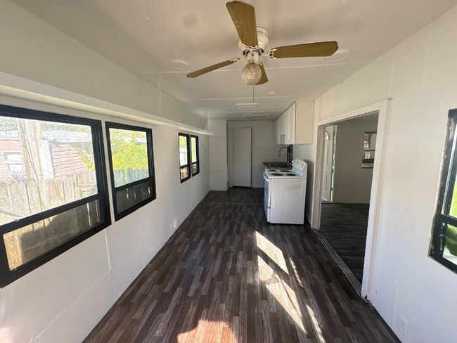 Photo - 4115 Aurora Rd