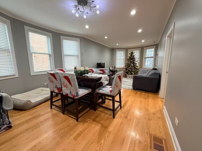 Photo - 5351 W Foster Ave Unit 1