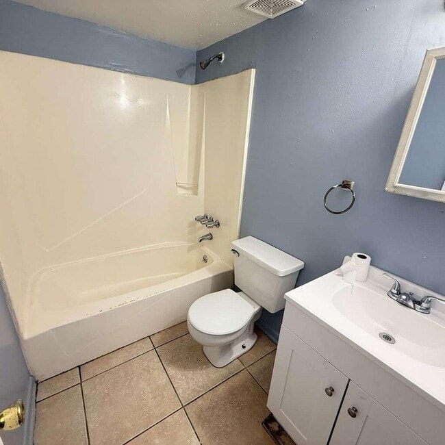 Photo - 824 Tanager Rd Unit B