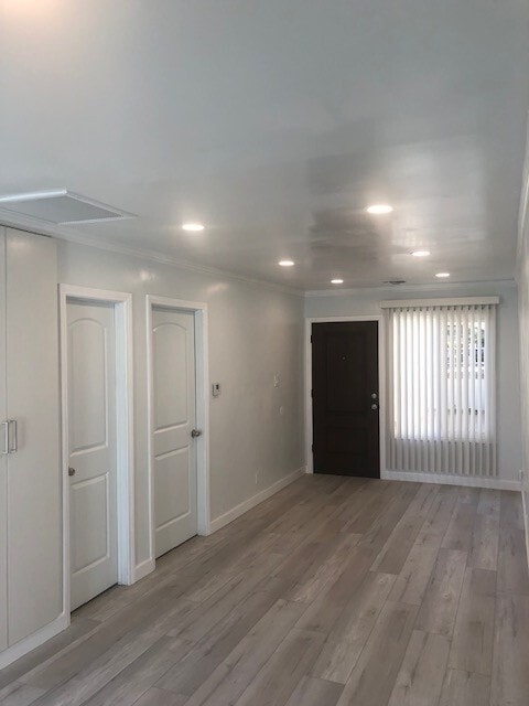 Sala de estar - 1014 Thompson Ave Unidad 1