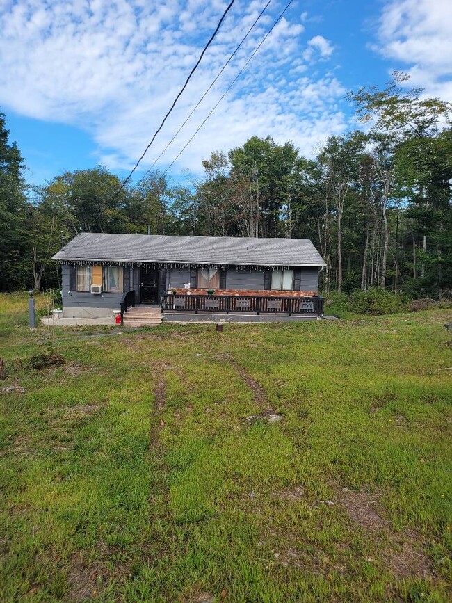 Photo - 203 Airport Rd House