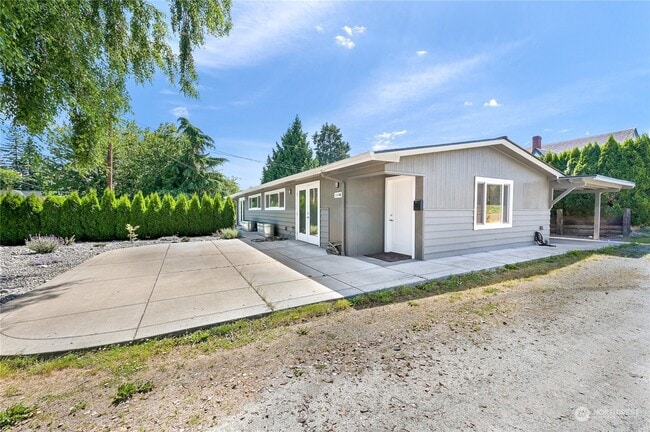 Building Photo - 1116 McLean Rd Unit B Rental
