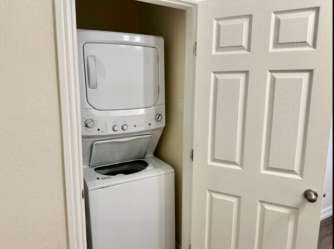 Photo - 2725 42nd St