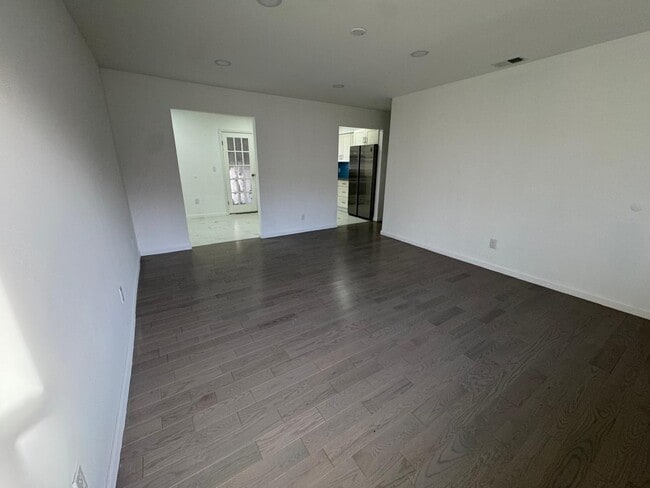 Photo - 264 Middlesex Ave