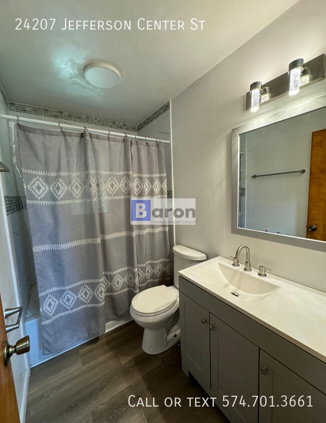 Photo - 24207 Jefferson Center St