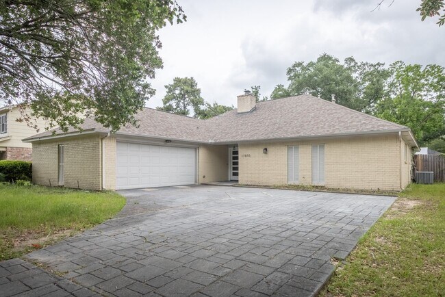 Building Photo - 17810 Cassina Dr