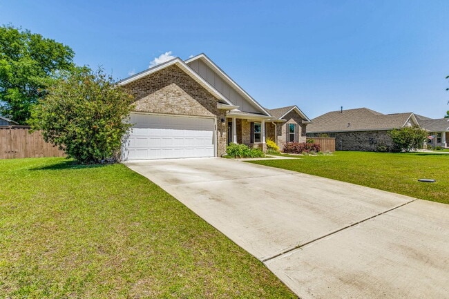 Photo - Bright, Beautiful Home in the Highly Desirable Sunrise Gated Community!