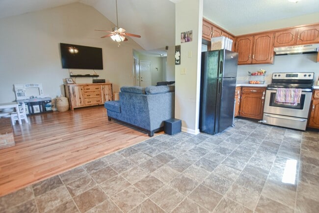 Photo - Pet Friendly Three Bedroom!