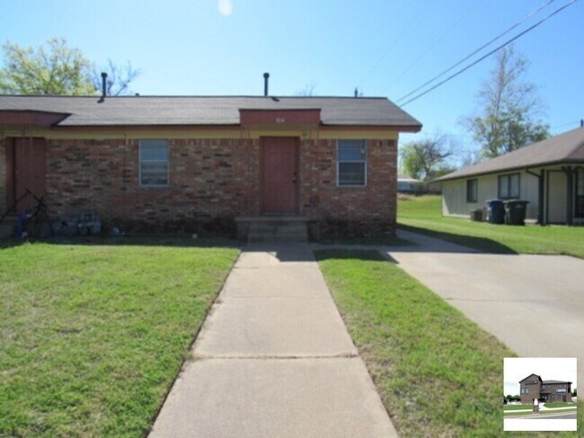 Photo - 804 Hackberry St