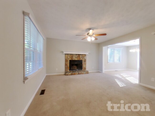 Photo - 1394 Winndale Rd