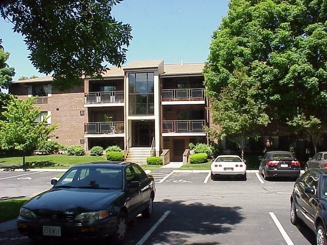 Building Photo - 2310 Commonwealth Ave Unit 2-2