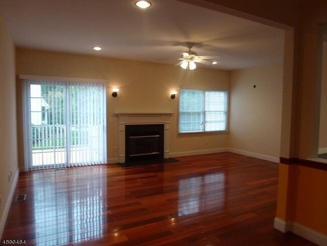 Photo - 223 Emily Pl