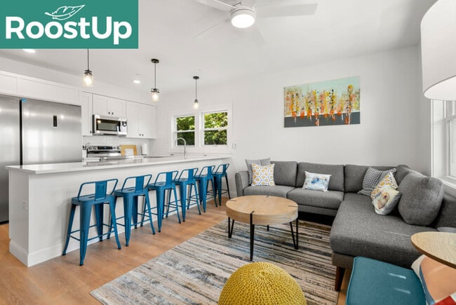 Building Photo - RoostUp Furnished Private Bedroom with Pri... Rental