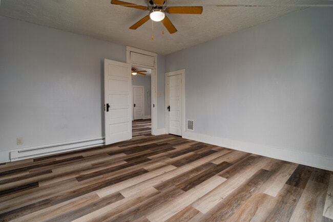 Photo - 328 Clinton St Unit Upper