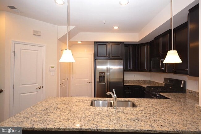 Photo - 5942 Leben Dr