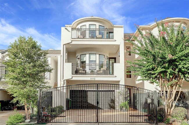 Building Photo - 6310 Taggart St Unit B