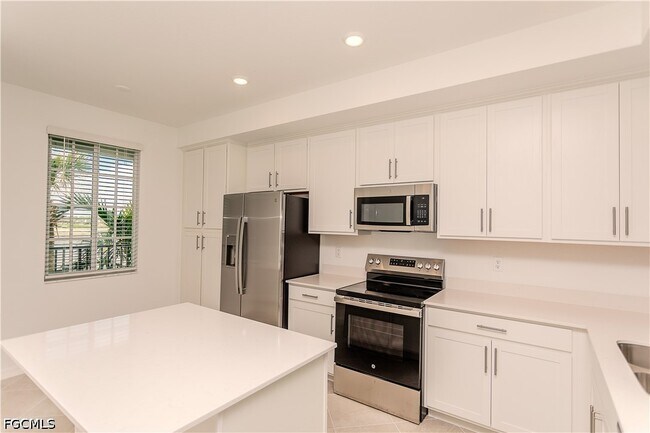 15375 Grn Acrs Ave Unit 2214