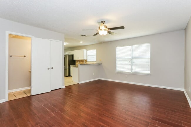 Photo - 8104 Gardengate Ct